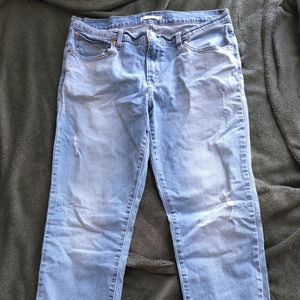 Levi size 31 light blue boyfriend jeans
